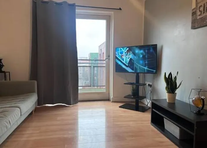 1Br-Sleeps4-35Mintocentrallondon-40Mintoheathrow